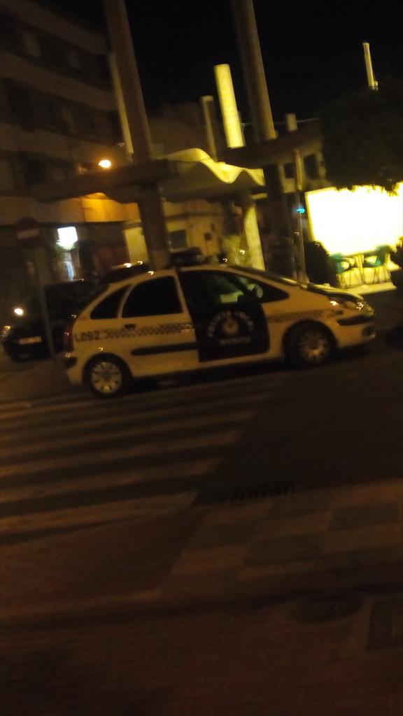 MiloLealR's tweet photo. Os la dedico @policia
Luego me multan por llevar la 49 prepará http://t.co/A9cIpCf5Nw