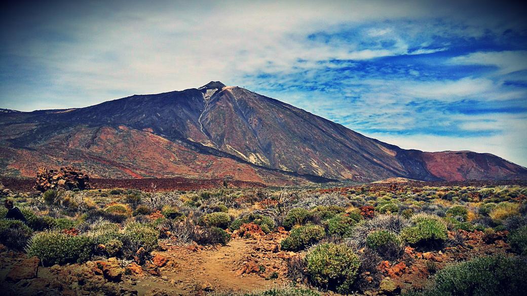 Lasliii's tweet photo. Visitando el pico más alto de España con @noespornadaper0 @madariossanchez y @LeonorGallardos #ElTeide Una pasada! :) http://t.co/zanr16FQRg