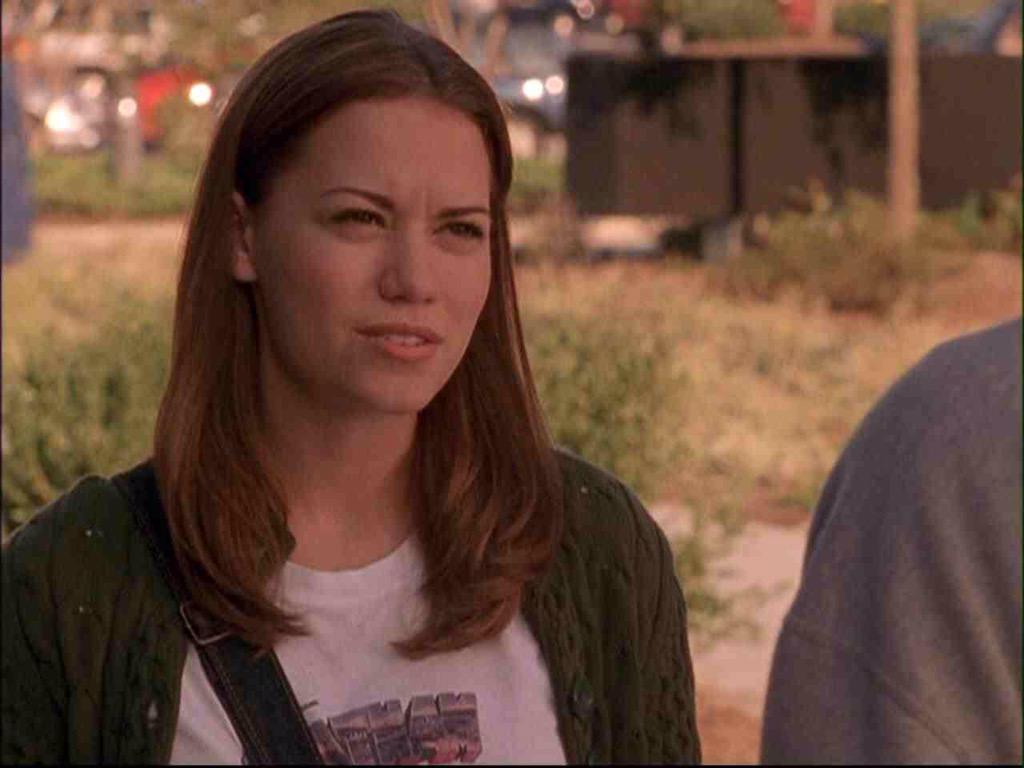 Happy birthday tutor girl, tutor mom, Haley James Scott! Happy Birthday to  Bethany Joy Lenz!!!!! 