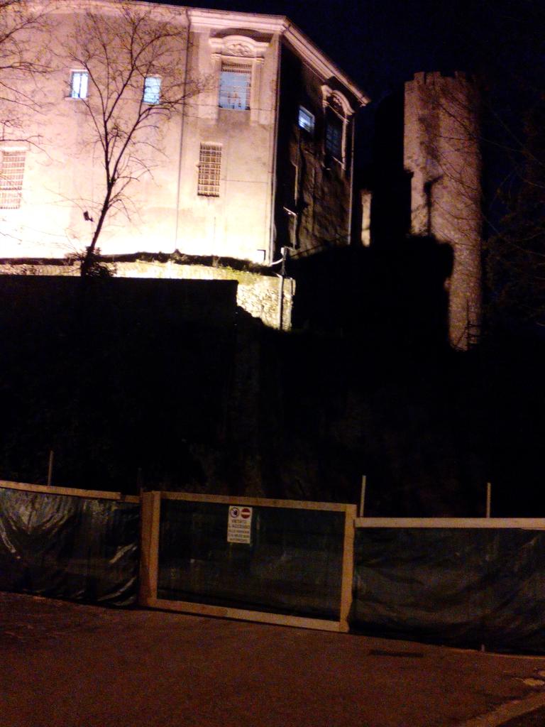 ldelmese's tweet image. #CastelloColonna #Eboli: sperando che non ne crollino altri pezzi...