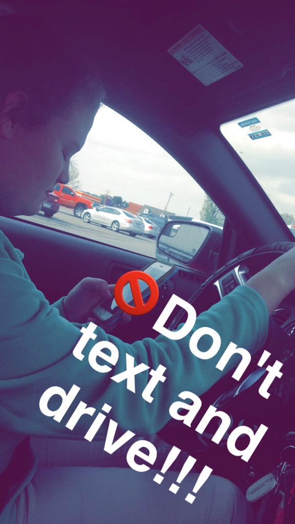 ReemasGotTh15's tweet photo. Buckle up &amp; don't text &amp; drive! #DontBeDumbBuckleYourBum @buckledbirds http://t.co/oxGx8lcsnV