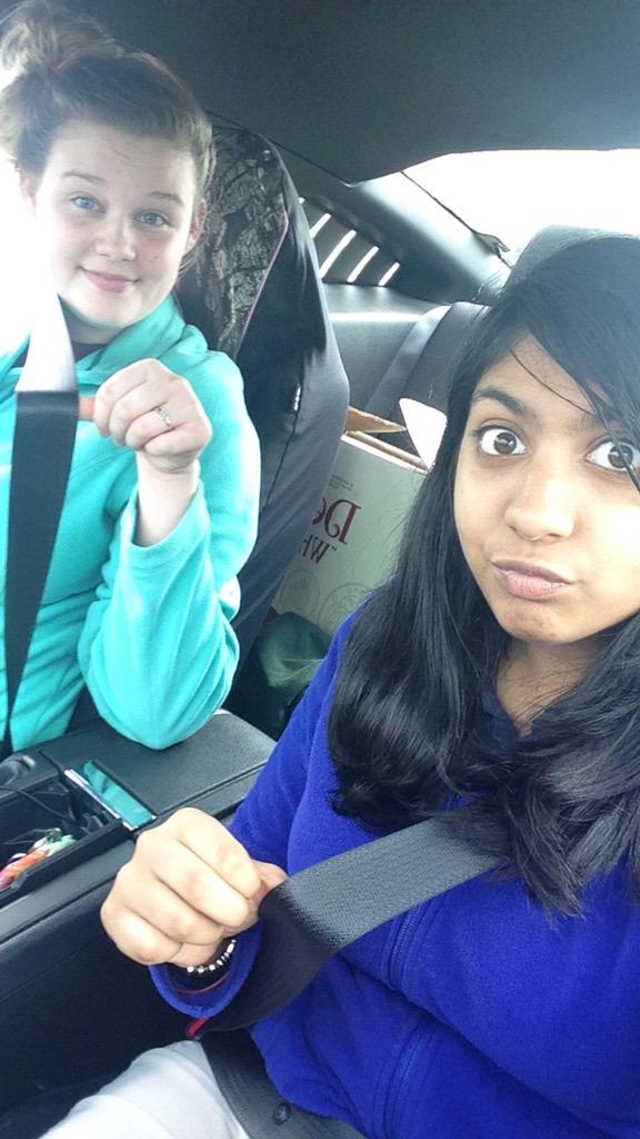 ReemasGotTh15's tweet photo. Buckle up &amp; don't text &amp; drive! #DontBeDumbBuckleYourBum @buckledbirds http://t.co/oxGx8lcsnV