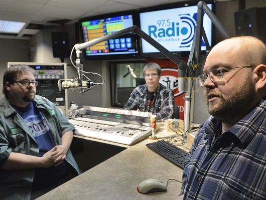 sctimesupnext's tweet photo. #Music columnist Jeffrey Pederson says '90s fans should have @975RadioX on their radio dial. 
http://t.co/wge6gR31BC http://t.co/v2i7vB5vqT
