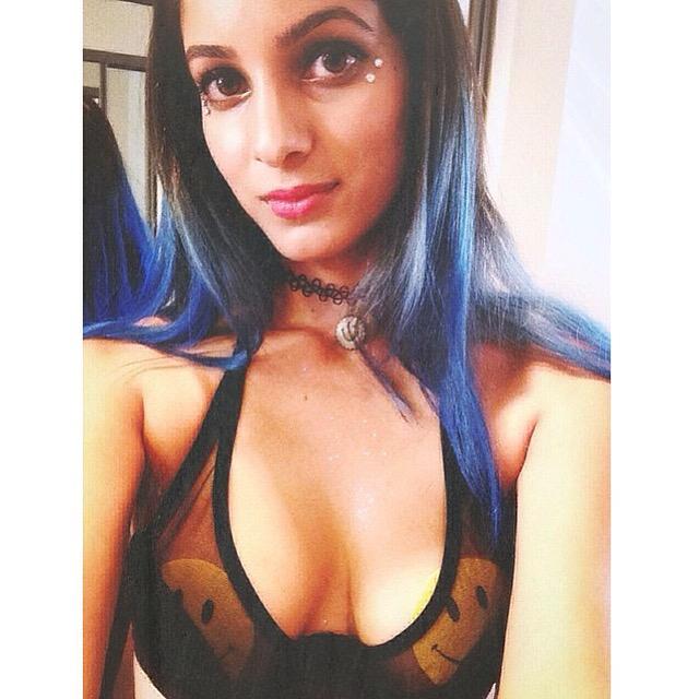 hottest_of_edm's tweet photo. Smileππ #UMF #edmbabes #ravegirls #edm #borgeous #EDMBD #Ultra #r3hab #PLURBunnies #edmgirls #Ultra2015 #ravebabes http://t.co/NbOZD64jet