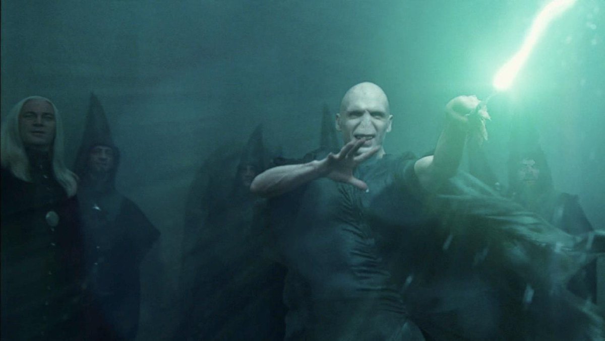 Albus_dumb's tweet photo. Voldemort ha montado su propia cofradía http://t.co/RfotMGIJiU