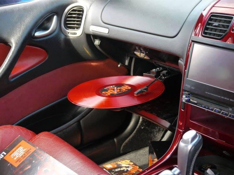 ClassicAlbumArt's tweet photo. We can't deny it any longer: 'Vinyl is back!' http://t.co/E8Ni4W6hvw