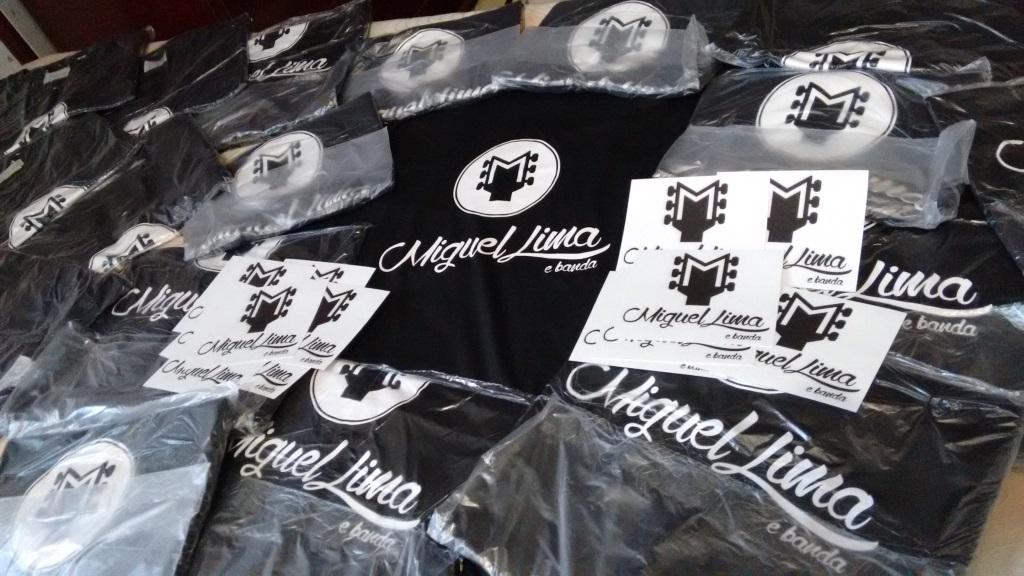 LimaMiguel19's tweet photo. CHEGOUUU!!! Camisetas e adesivos #MLeBanda!!! Bora vestir a camisa e adesivar a cidade toda!!! :D http://t.co/uDDp3i4gXG