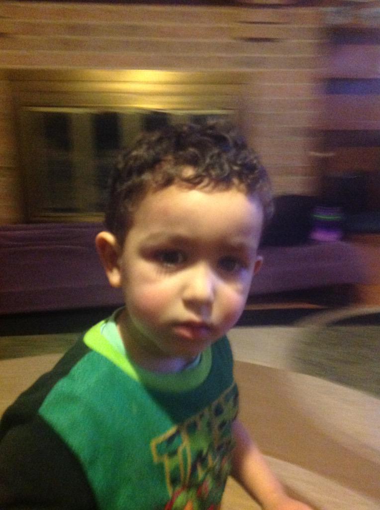 NOuaami's tweet photo. Aww who agrees with me http://t.co/S2GayR4rDB