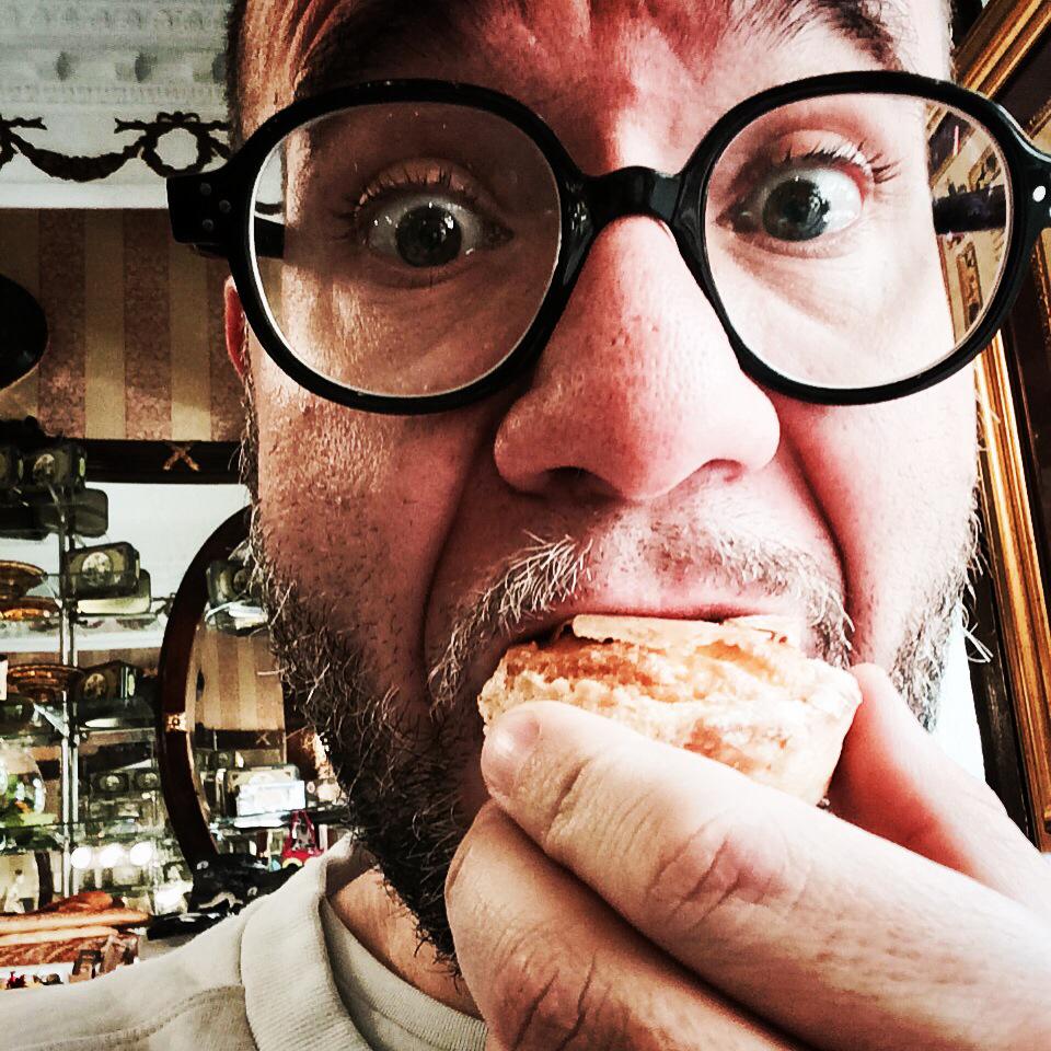 Lugares de PASTELERÍA TRADICIONAL como #laduquesita (Madrid), jamás deberían desaparecer.