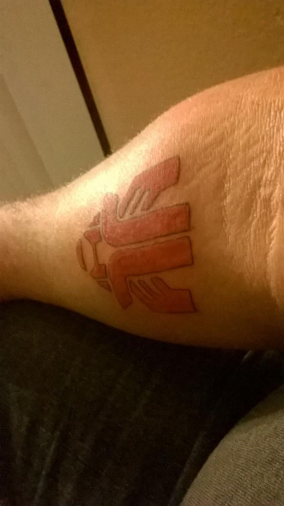 Bammuxbox's tweet photo. Its awesome when customers at work notice my @LaidbackLuke tattoo & they know what it is #Laidbackcrew #LaidbackSquad http://t.co/NmqmI5H7FA