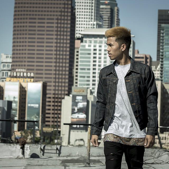 colors_la's tweet image. .@eternalyflawles Denim Jacket x @smilingparis Tee #DTLA #streetwear