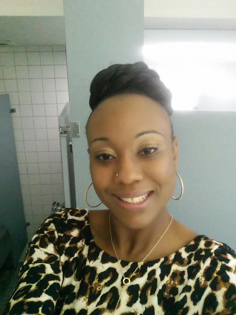 DeeDee2blessed's tweet photo. Loving myself http://t.co/Uoxs1saOqw