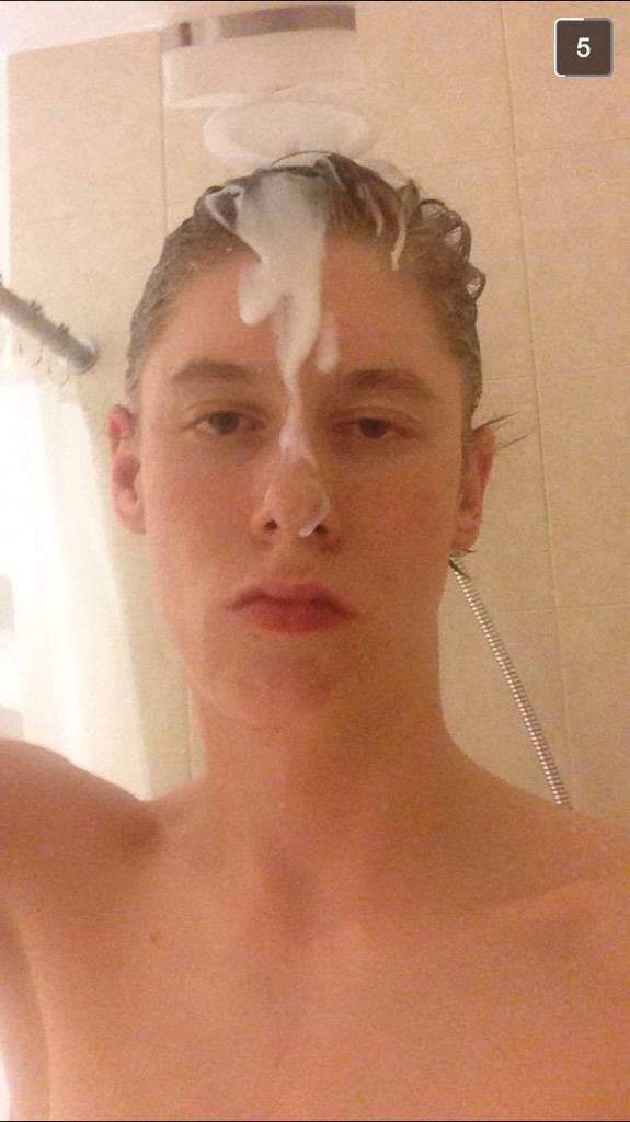 JacobDoree's tweet photo. happy birthday to my best friend @jimmydutrisac Enjoy your night #18 #notshampoo http://t.co/J6hPFenC2z