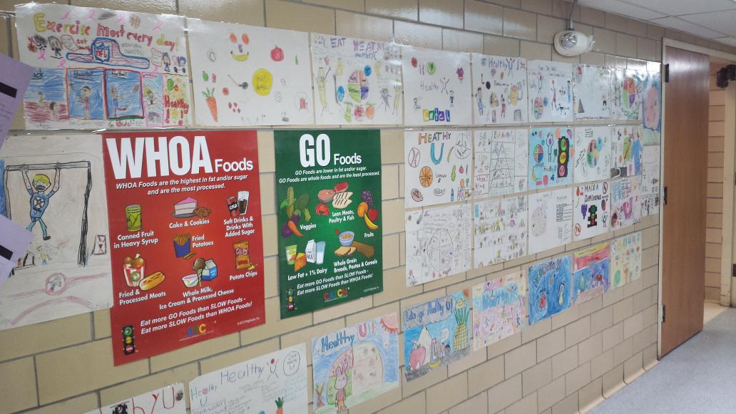 LincroftLevine's tweet photo. Healthy-U poster contest at Lincroft. @MrTrezzaMiddPe  #Healthy-U http://t.co/IPP7ioeWV0