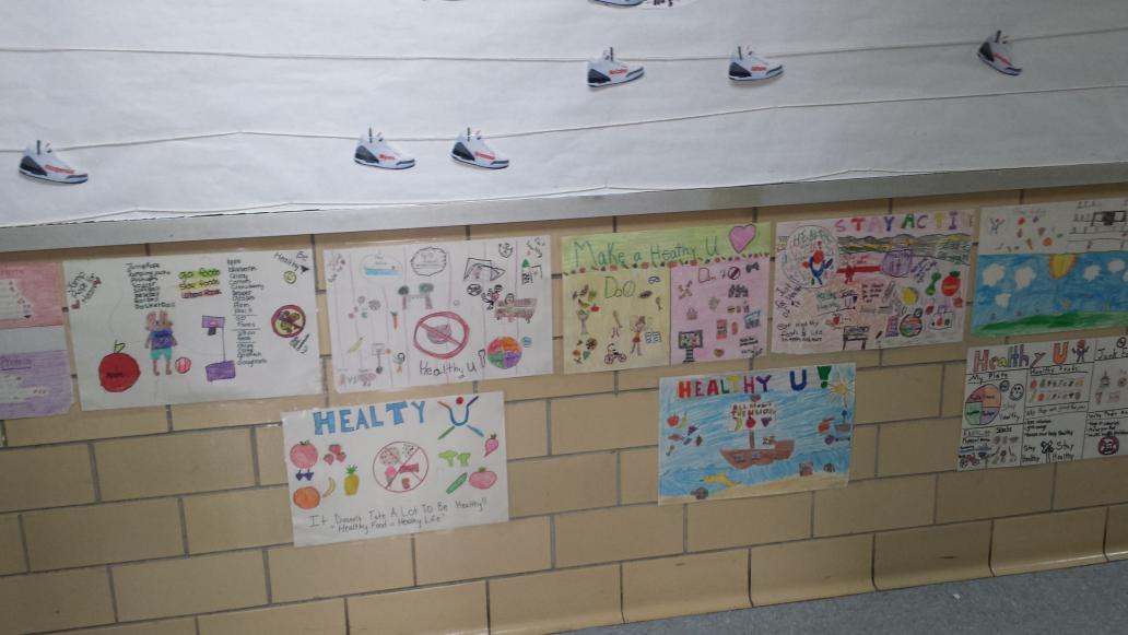 LincroftLevine's tweet photo. Healthy-U poster contest at Lincroft. @MrTrezzaMiddPe  #Healthy-U http://t.co/IPP7ioeWV0