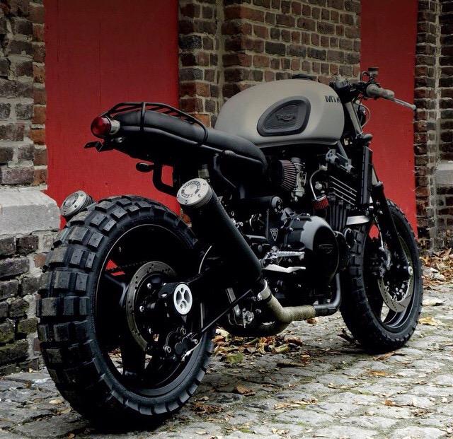 Motorcycleporn1's tweet photo. Awesome matte MK20 Triumph👌 http://t.co/nnJ20SSlOp