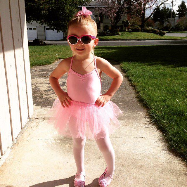 ElizabethsDance's tweet photo. Register now for EDD's summer camps for dancers of ALL ages/levels! Come dance with Estelle! http://t.co/VNYk30wh7x http://t.co/PNuo1666xt