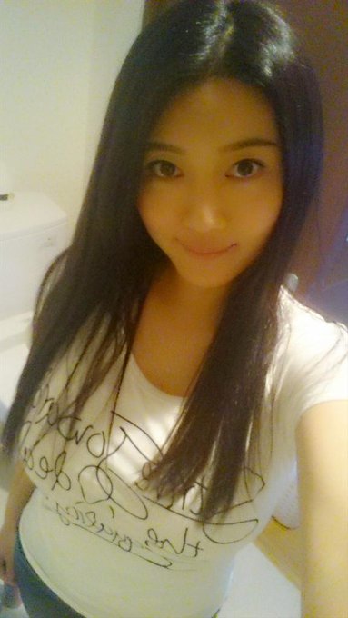 おはよう☀🙋❗ 今日は午後入りの撮影だよ󾭠 今日の私服はTシャツとジーパン ふだんはラフがいいね󾭠そうそう現場行くときもラフだよ󾭠 http://t.co/7XTF73jUJv