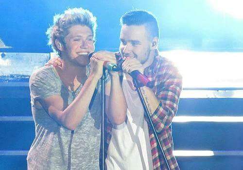 1D_perth's tweet photo. They look so happy. This is how we know how much they enjoy being a group together http://t.co/tKEjMelqqQ