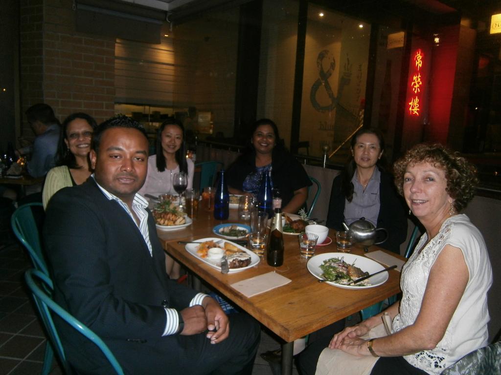 MinaGenBetter's tweet photo. Hornsby's team dinner with Dilan #Medibank #GenBetter @NSWRevolutionHQ #GrowingNSW @ShaluGenbetter @KimberlyZhao http://t.co/A5F0tDdLXl
