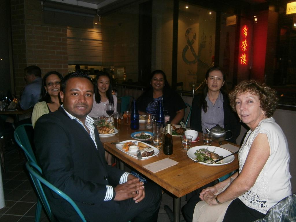 MinaGenBetter's tweet photo. Hornsby's team dinner with Dilan #Medibank #GenBetter @NSWRevolutionHQ #GrowingNSW @ShaluGenbetter @KimberlyZhao http://t.co/A5F0tDdLXl
