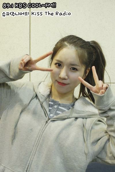 L0VELYZPJIN's tweet photo. @L0VELYZYUJIAE @L0VELYZJYEIN @L0VELYZMIJOO @L0VELYZRYU @L0VELYZSOUL 안녕~~~ 명근 임니다 ! 러블리즈's 4D 막내  ㅋㅋㅋㅋ /giggles/ http://t.co/6xpR0kT0Dn