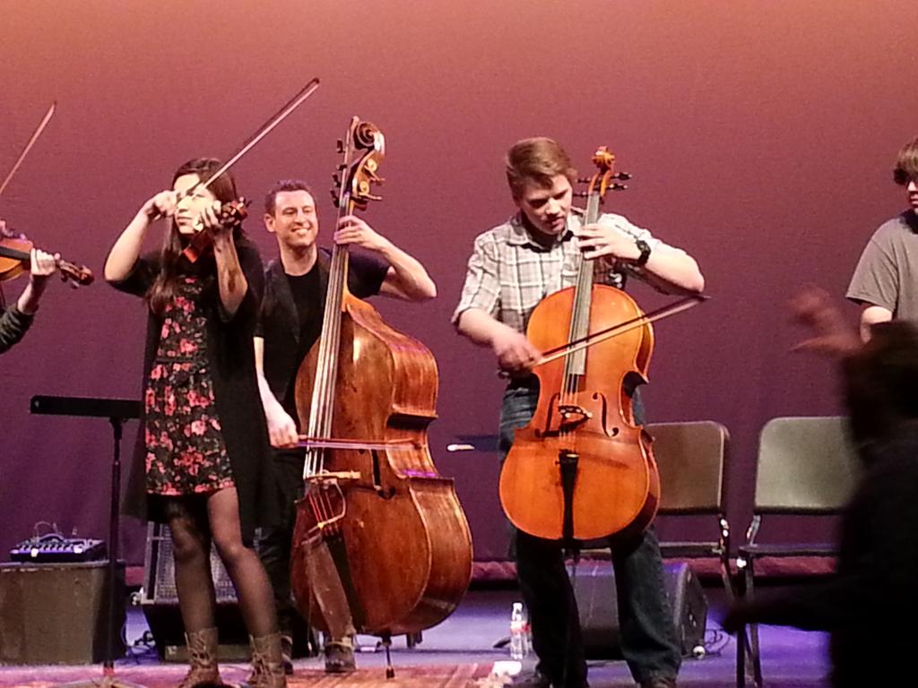 TheDollhouseSV's tweet image. #timeforthree shows #unique #originality in #mentoring. #musicmatters &amp;amp; #influence .rocks! Students living #music! Xo