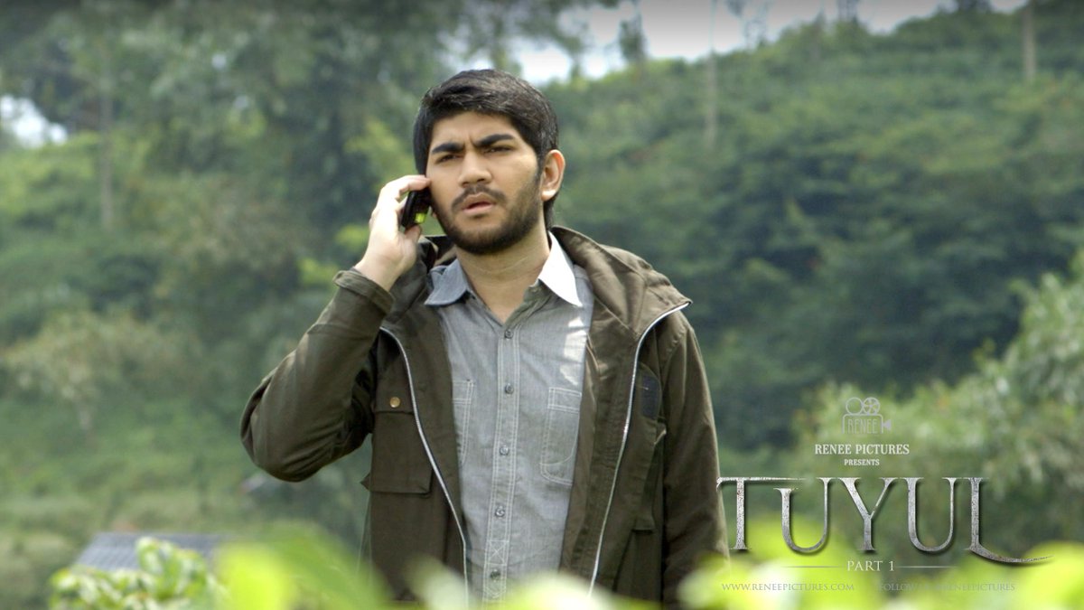 CreatorMediaID's tweet photo. Selamat pagi! Selamat menikmati long weekend... Siapa yah yg lagi ditelpon Gandhi Fernando? #TuyulPart1 http://t.co/juoiN7KE6S