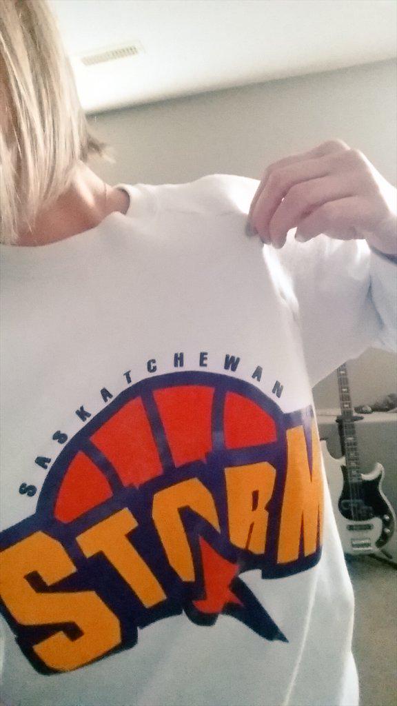 kabtosway's tweet photo. My fav sweatshirt thanks to @JeriLynnWalton #TBT #SaskatchewanStorm #yxe http://t.co/XgLyIGWvog
