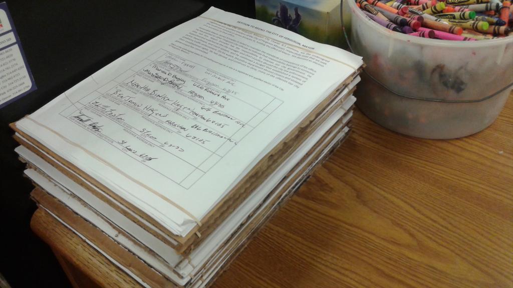 RecallKnowles15's tweet photo. Petitions ready to go. #fergusonrecall @search4swag http://t.co/45uivBrbCX