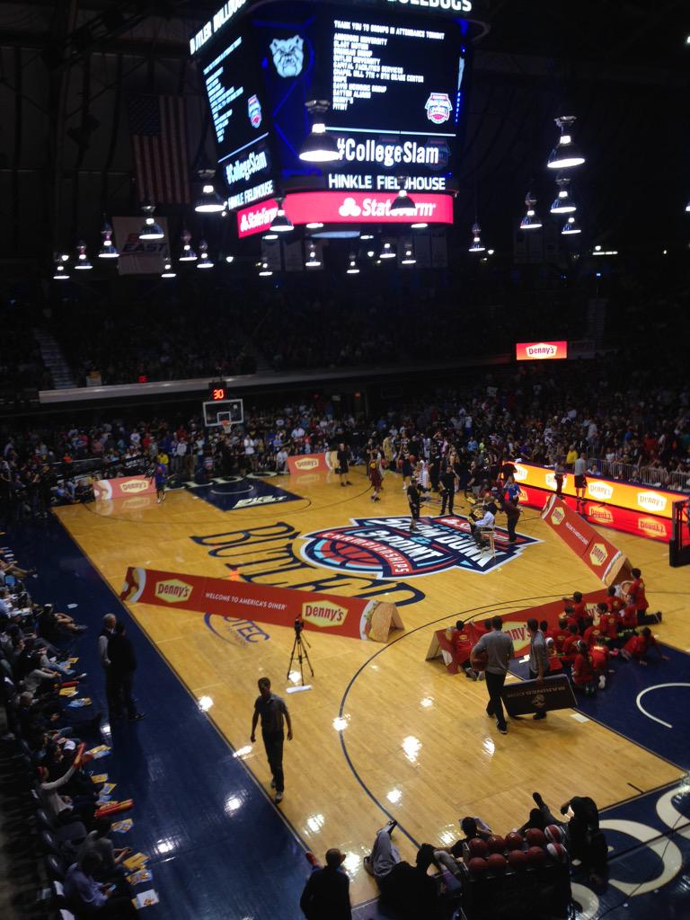 ben_mcswain's tweet photo. Slam Dunk Contest!! http://t.co/OSI40nmwme