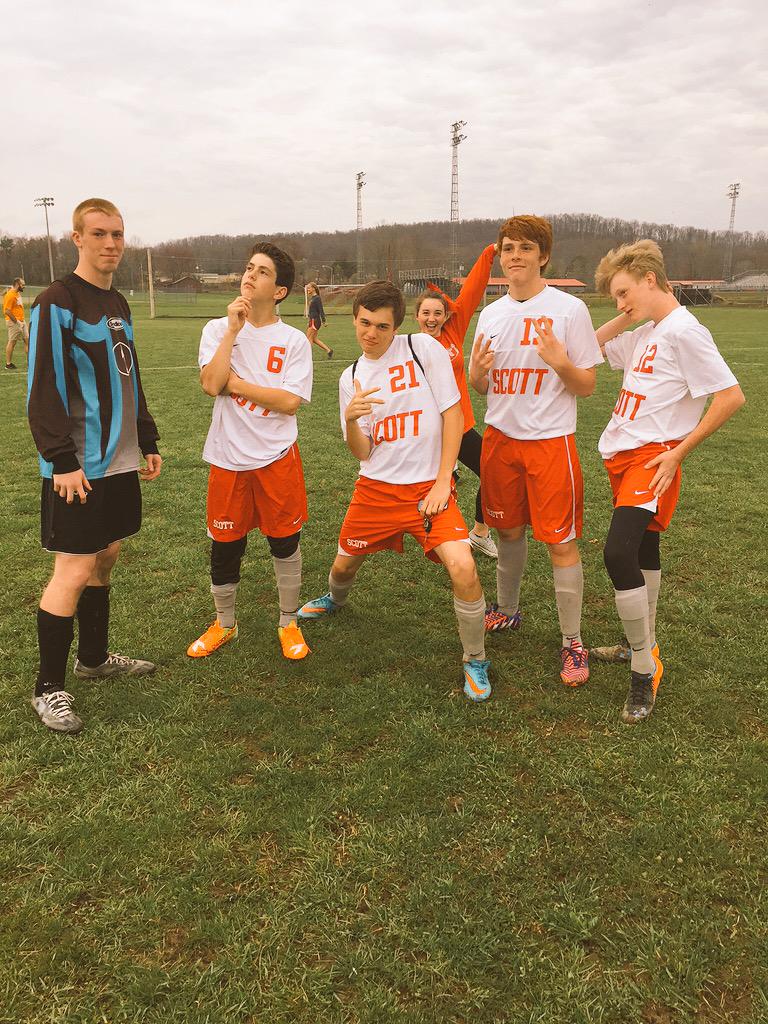 JohnathanAB14's tweet image. #TheExterminators @ben_cross12 @IHVarsity @austinkmorrow @jonstorey11 @b2d1d119c82b4cf @scotthighsoccer