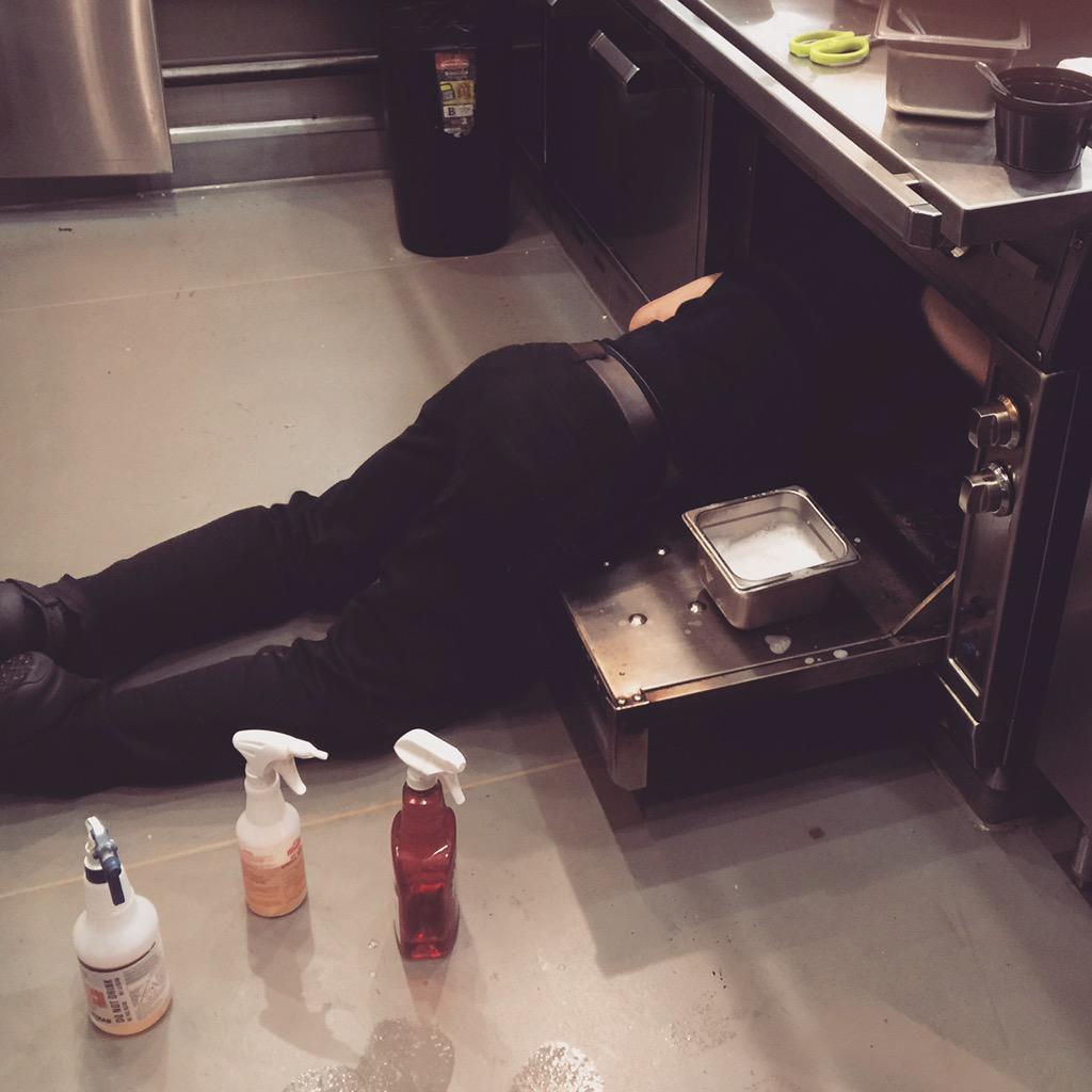 ChefChrisNixon's tweet photo. We clean as much as we cook. Chef James is currently...in the oven. #Element112 #cheflife #crazycleankitchen http://t.co/cu53OechVy