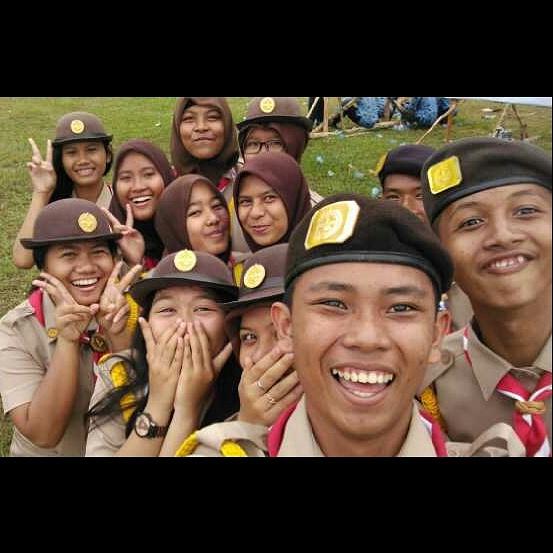 MeidaRizkiPtri's tweet photo. Pramuka SMA Negeri 2 Kuala Kapuas http://t.co/jJ3nlxvi1G