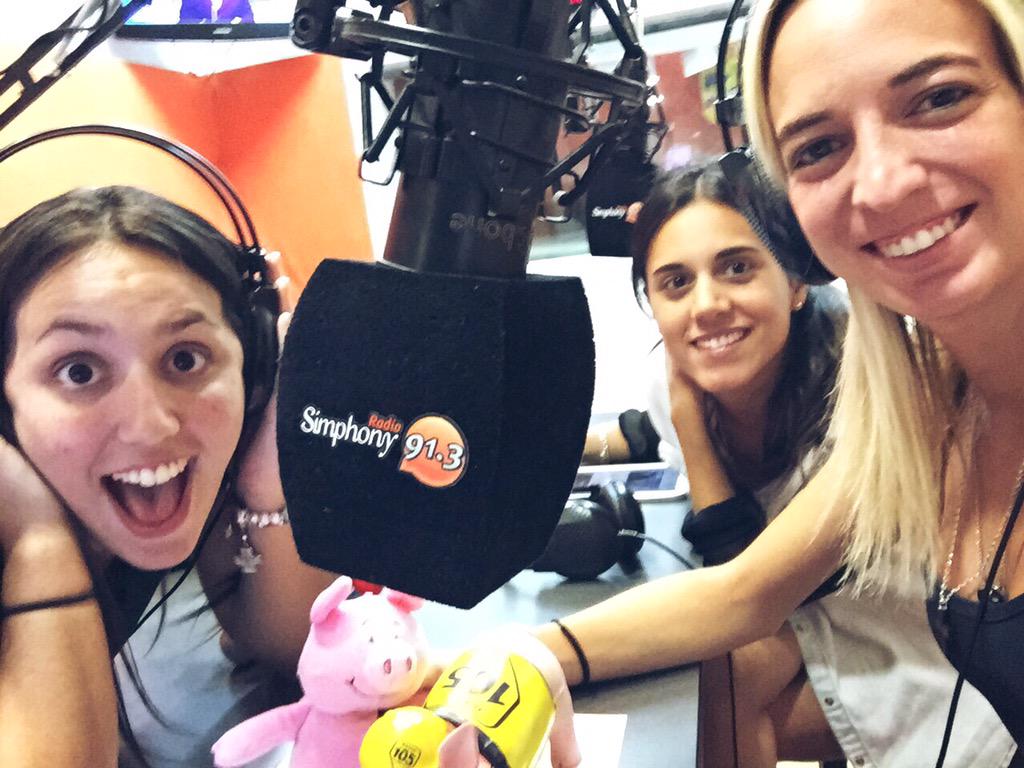 chanchay20's tweet photo. AIREEEEE!!! 📻🐽🎉 http://t.co/jqsrTVkCFJ