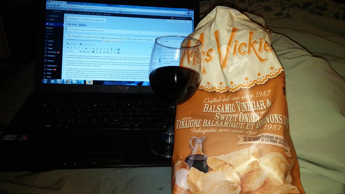 mayahoodblog's tweet photo. Me too!! I told you, you made me crave some. #UnwindTogether @CarolAuCourant @hmcgillivray @Woodbridge_Wine http://t.co/OUiwGt9mEz