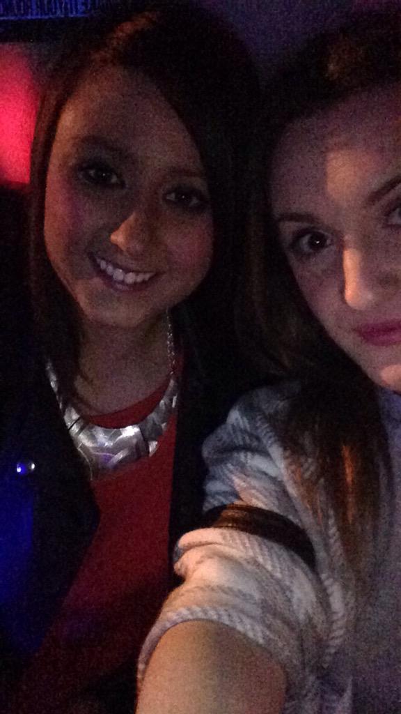 rebeccacarlis11's tweet photo. 90s night ☺️ @TheSwiftCarrick http://t.co/UdW5nbJEVu