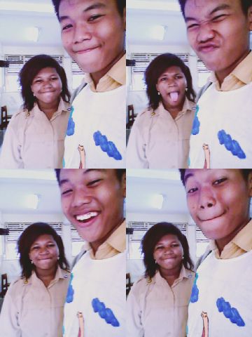 MuchanBahari's tweet photo. With sandrina at school, Time break study :D http://t.co/o1Lrrv6LhU