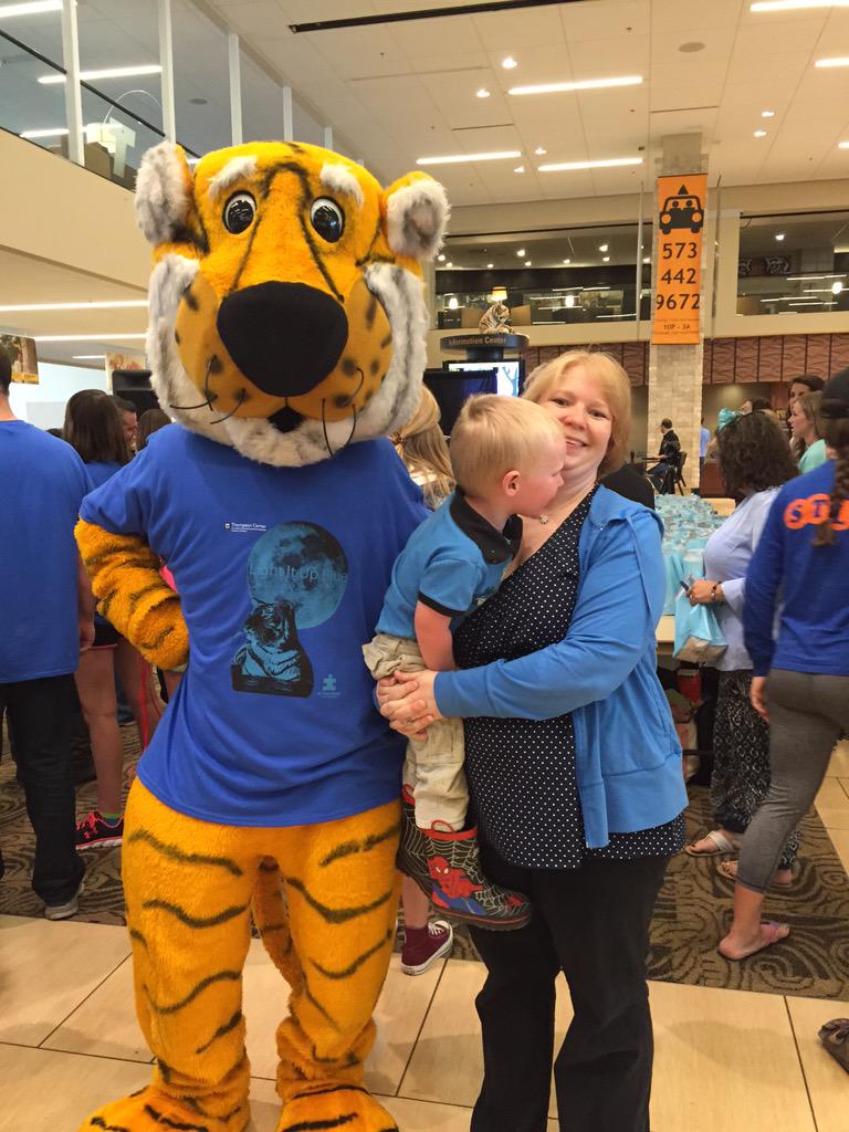 JessNessPorter's tweet photo. @BCFR1 Co-sponsor of a great event. Proud to work for an amazing organization! #lightitupblue #autismawareness http://t.co/1C3h0RYlMY