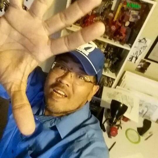 anelakins's tweet photo. sporting the blue shirt and blue lids for #AutismAwarenessDay2015 with @Freekflow808 http://t.co/vUvgHzvlPV