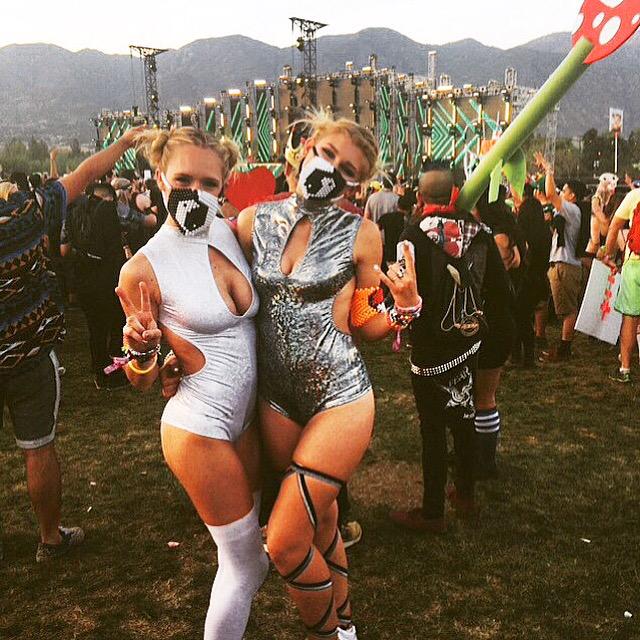 hottest_of_edm's tweet photo. Babesπ»π» #UMF #edmbabes #ravegirls #edm #borgeous #EDMBD #Ultra #r3hab #PLURBunnies #edmgirls #Ultra2015 #ravebabes http://t.co/5j1JYelokE