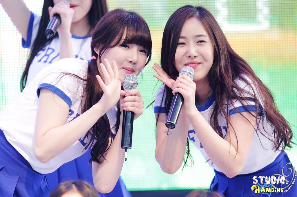 GFRIEND_TH's tweet photo. [PIC] 150329 Yerin , SinB , Eunha , Umji at Hands Moter Festival 
Cr : Studi0_G http://t.co/N0hMawS1Bw