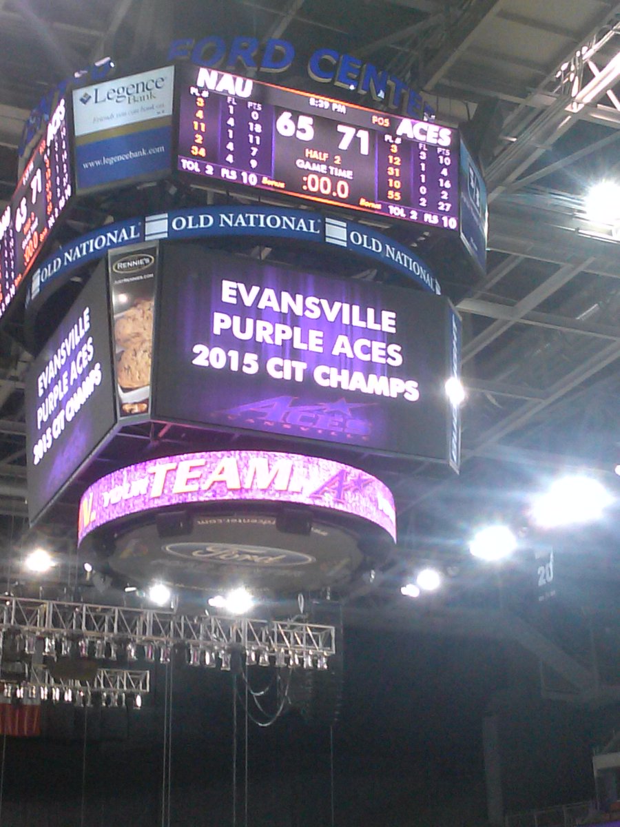 CoachKachmarik's tweet photo. Evansville Purple Aces are the 2015 CIT Champions! #2015CIT http://t.co/9KTeFyES2w