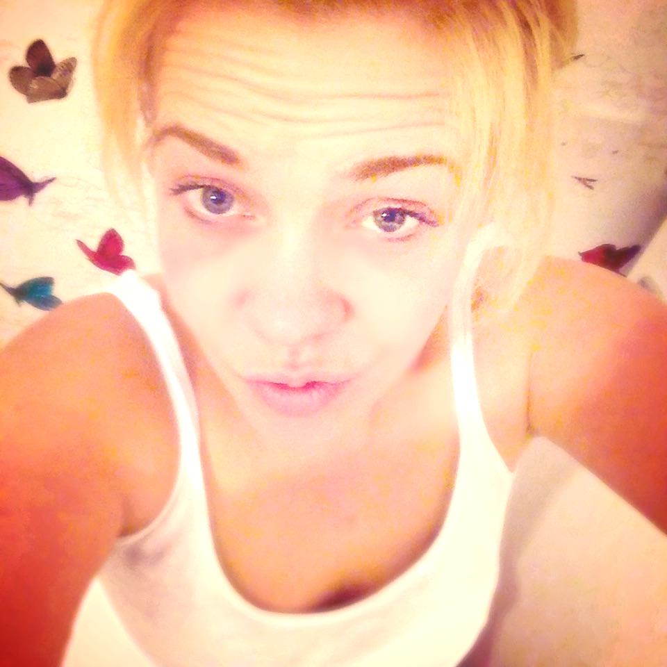 ClaireGerrard1's tweet photo. #selfie #fridayface ha http://t.co/8nc1triVpf