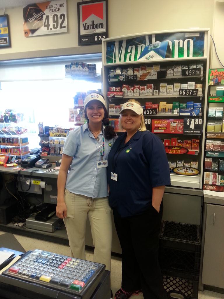 jimcberry's tweet photo. The ladies at Max Fuel 25 in Kentucky sporting their new Hunt Brothers visors! #huntbrothers #MaxFuel #TBHC http://t.co/uUTHDlSO6g