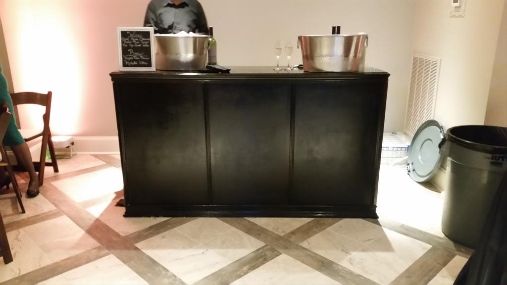 vip_bartender's tweet photo. Our new bars are in, perfect for any event indoors or out. @VIPBAR615 http://t.co/70J3I0xOwV