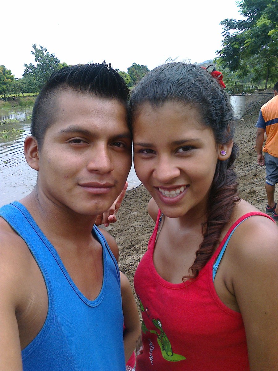 KenyaChicaFerna's tweet photo. lindos http://t.co/4ihrK3yyq9