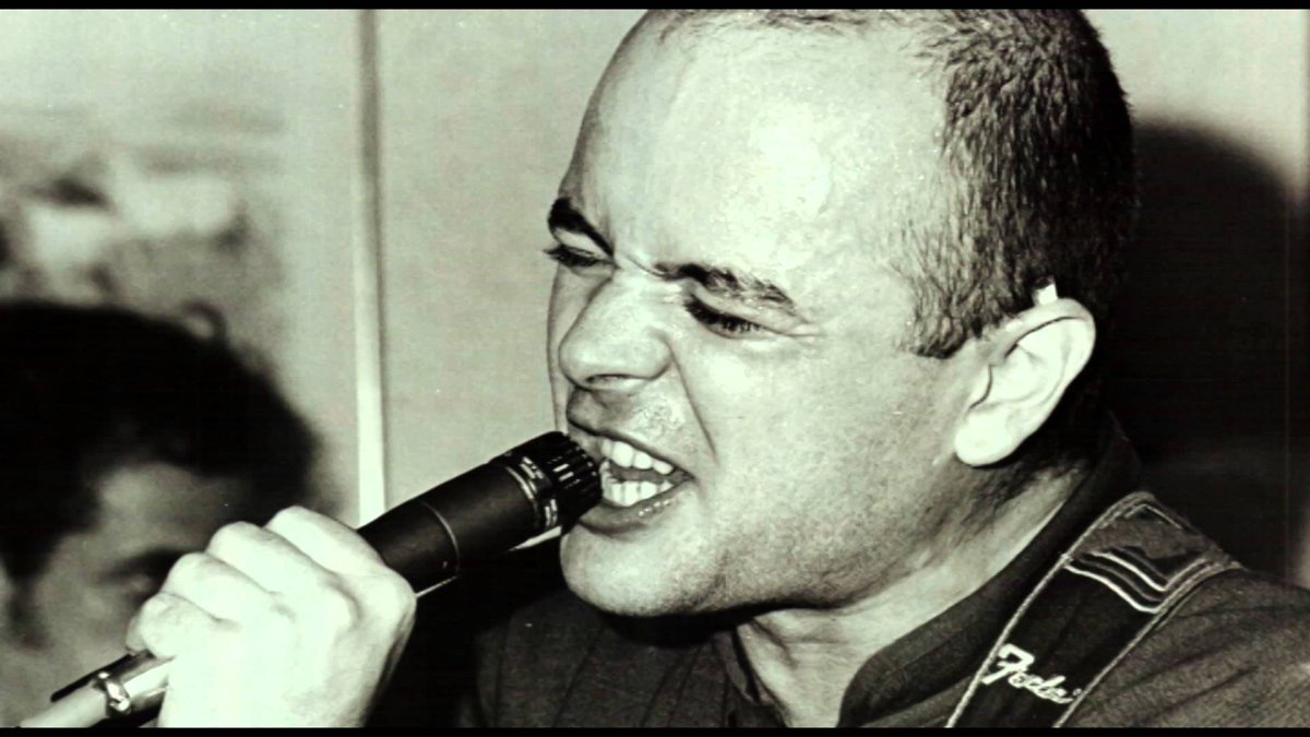 Vorterix's tweet photo. Nos vamos con una canción de la banda del pelado Prodan. Nos escuchamos y guarda con los huevos. Abrazo de rock! DJ. http://t.co/Y34KPVF5eN