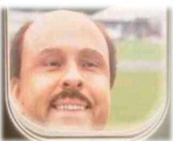 ComedyPosts's tweet photo. When you walk past a classroom that your friends is in http://t.co/5OkNvpiGvp