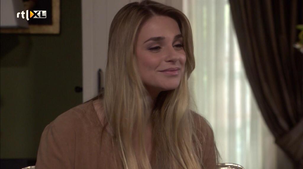Gabyfantwit's tweet photo. #Sacha gaat langs bij #Nina. http://t.co/Yf977T3EeV